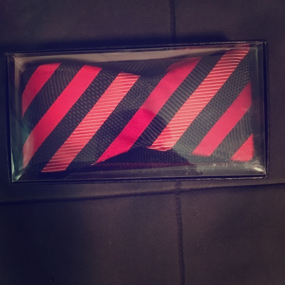 12 Multi-colored Karl Knox Bowties [Package Deal] - Picture 2 of 3